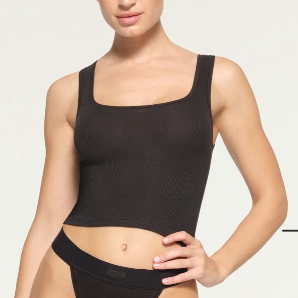 Skims Kim Kardashian Women's Black Ribbed Tank Top S